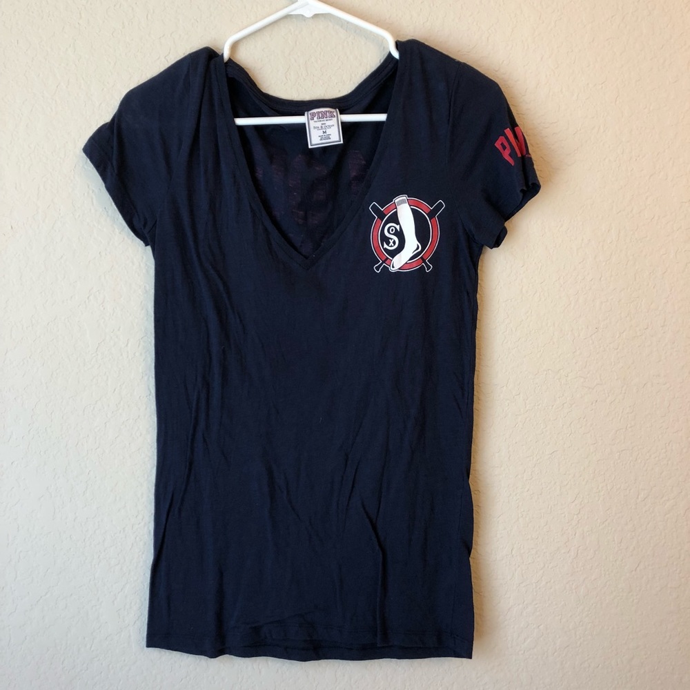 VS Pink MLB Chicago White Sox Shirt